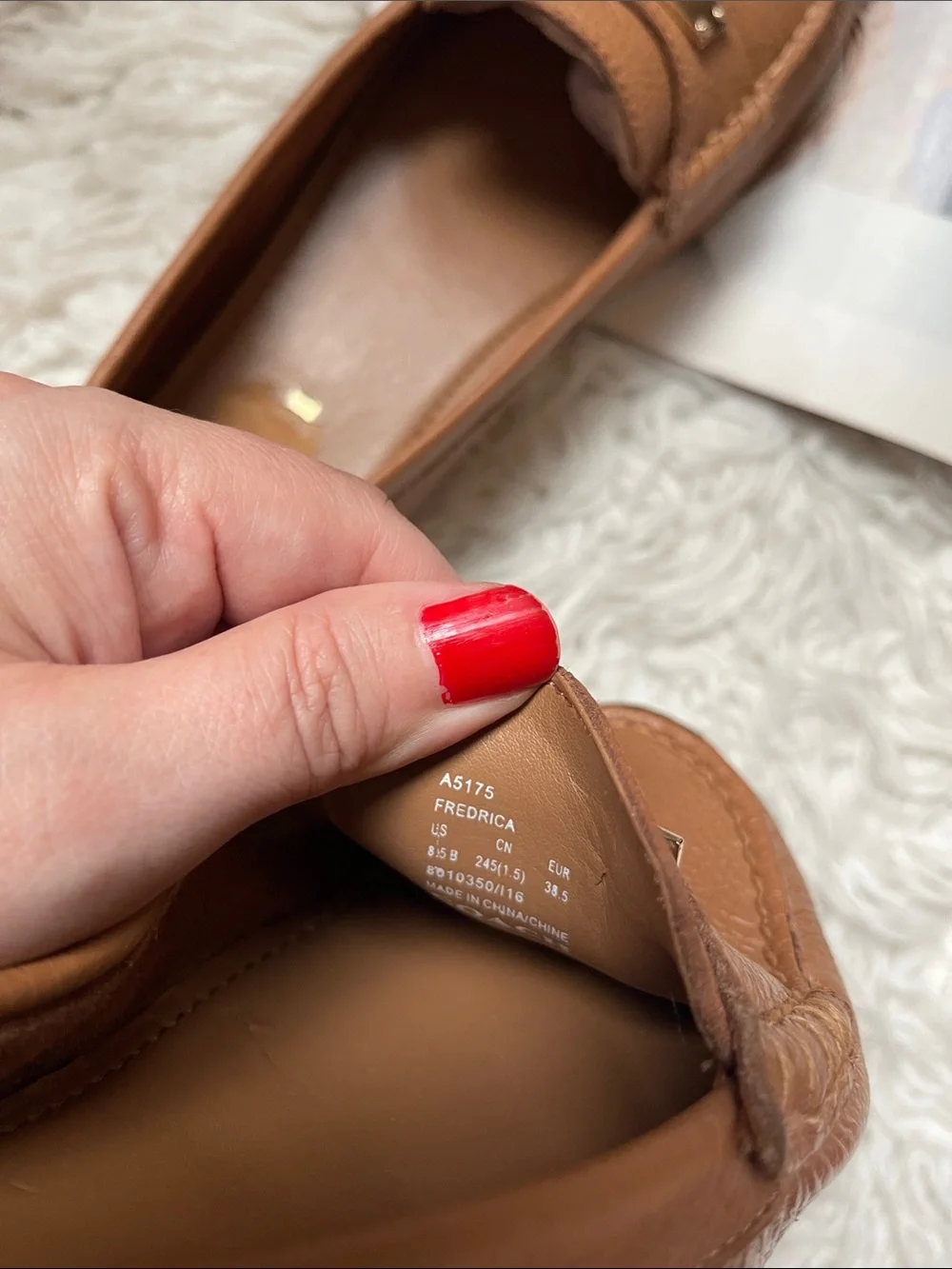 Coach Womens Fredrica Loafers Tan leather Rubber Sole